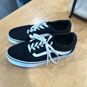 Women’s Vans Sneakers 9.5